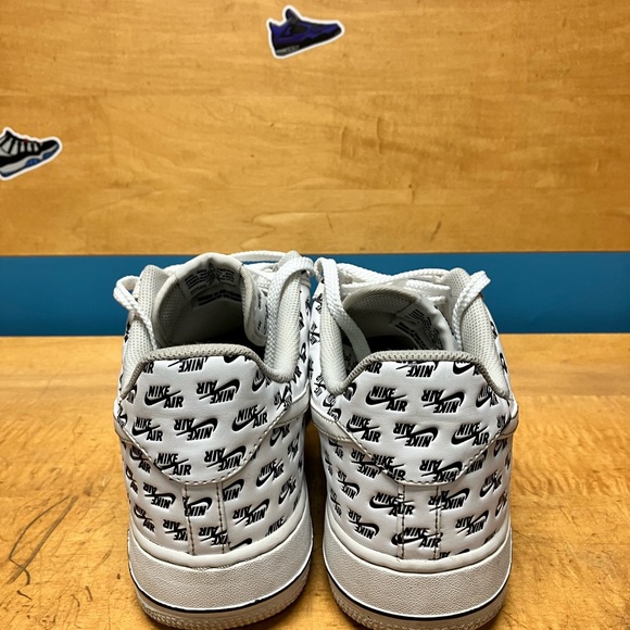 nike air force 1 07 qs all over logo